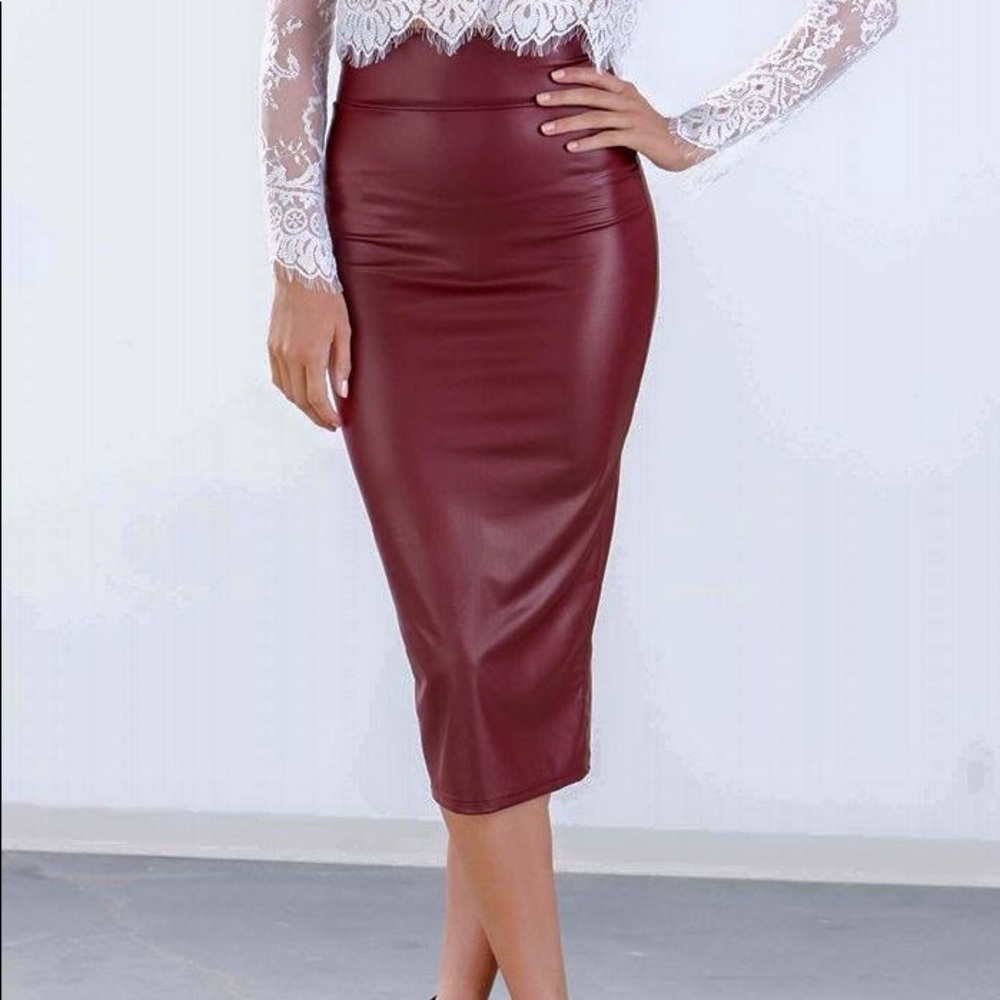 BURGUNDY LEATHER SKIRT